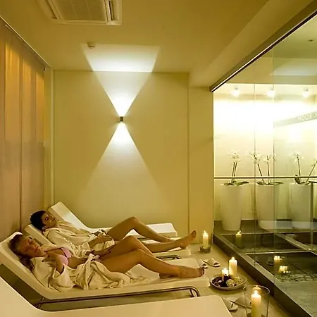 Consuelo Hotel 2*