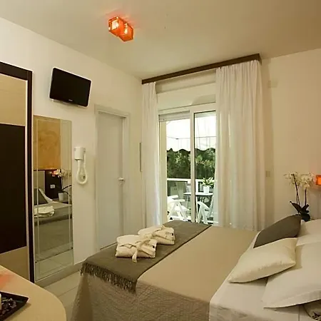 Consuelo Hotel 2*