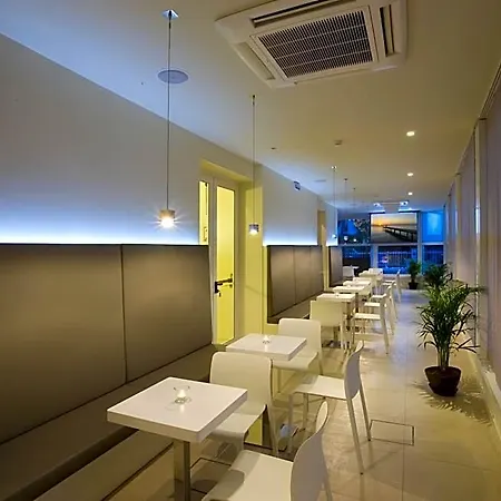 Consuelo Hotel 2*